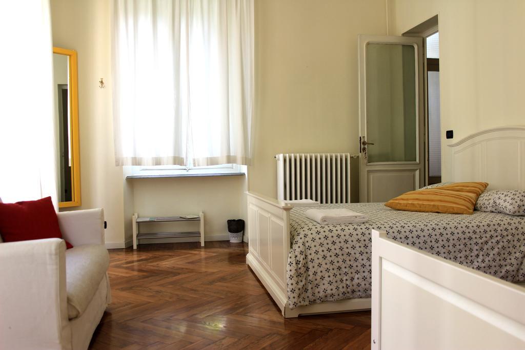 Bed and Breakfast Gabriele 83 Turín Exterior foto